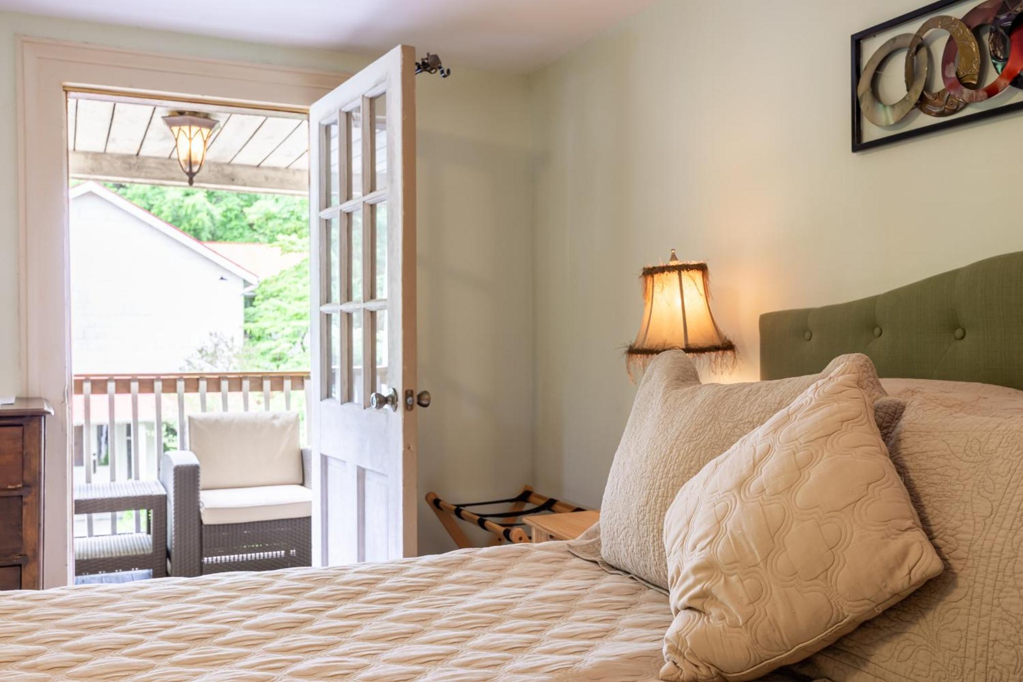 Bliss Point Farm And B&B, Llc Earlysville Esterno foto