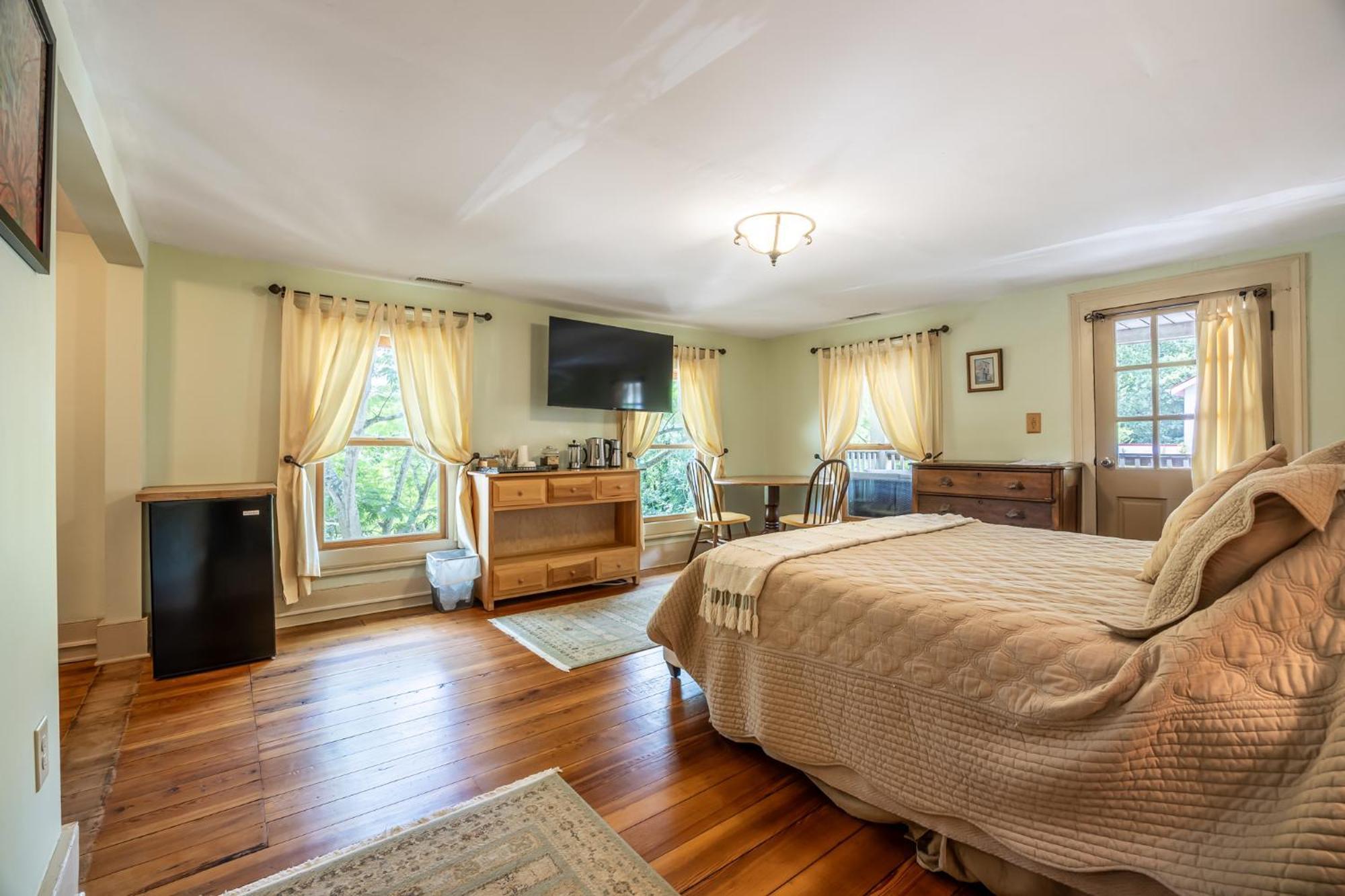 Bliss Point Farm And B&B, Llc Earlysville Esterno foto