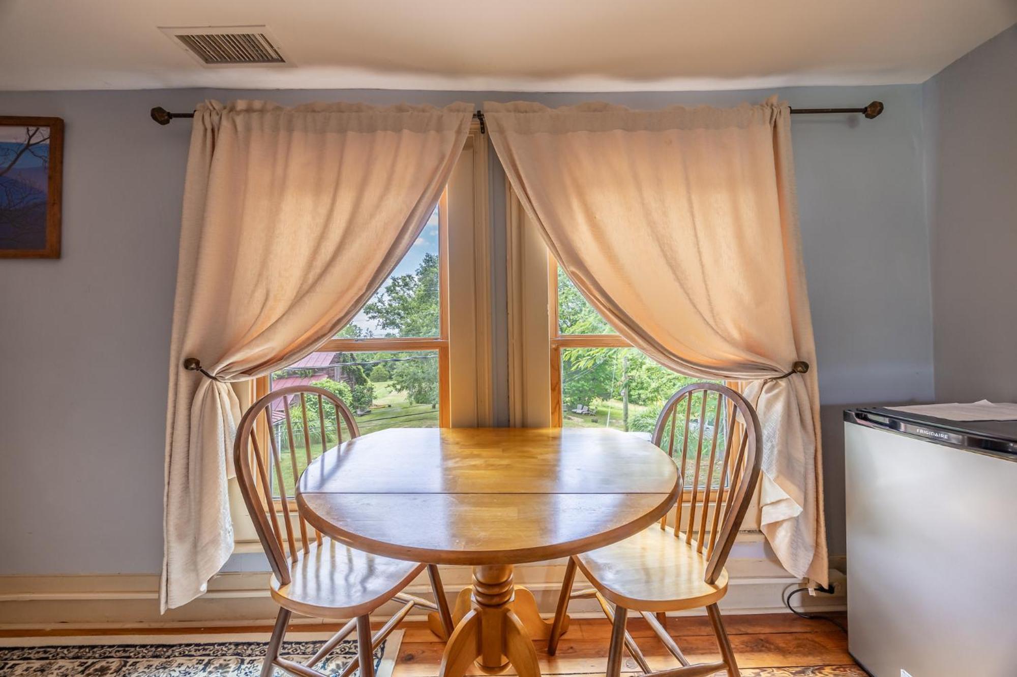 Bliss Point Farm And B&B, Llc Earlysville Esterno foto
